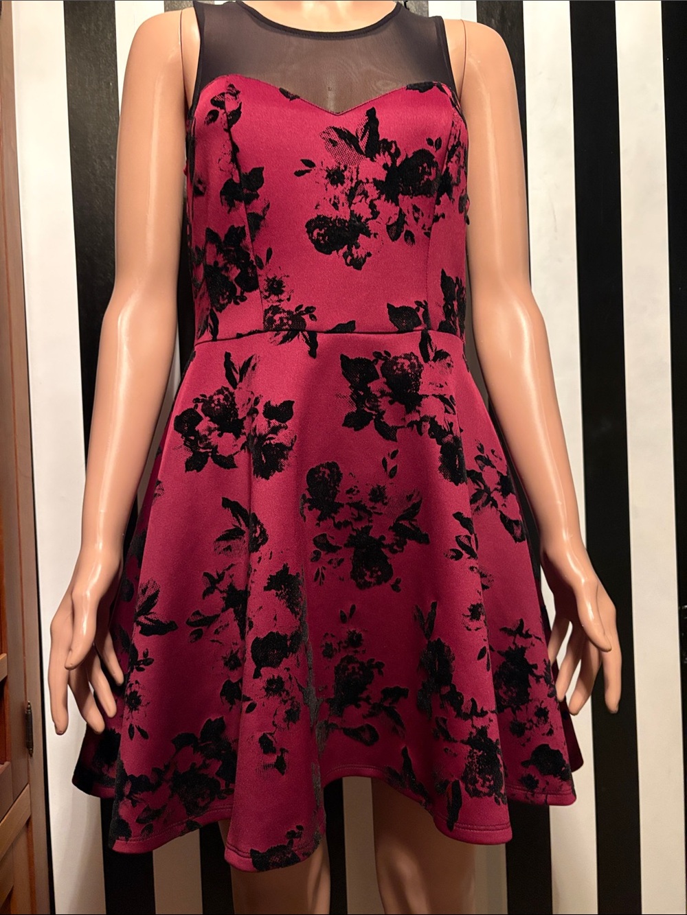Trixxi Y2K Purple Floral Fit & Flare Dress with Sheer Black Yoke Small 2/4/6 Jrs - Picture 8 of 17